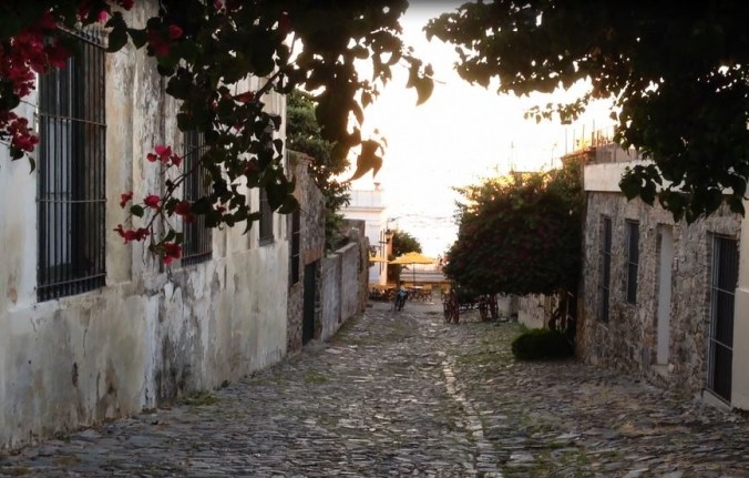 Cobbly, quaint Colonia, sleeping peacefully.